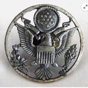 Vintage US Army Military E Pluribus Unum Eagle Crest Emblem Cap Hat Pin Badge